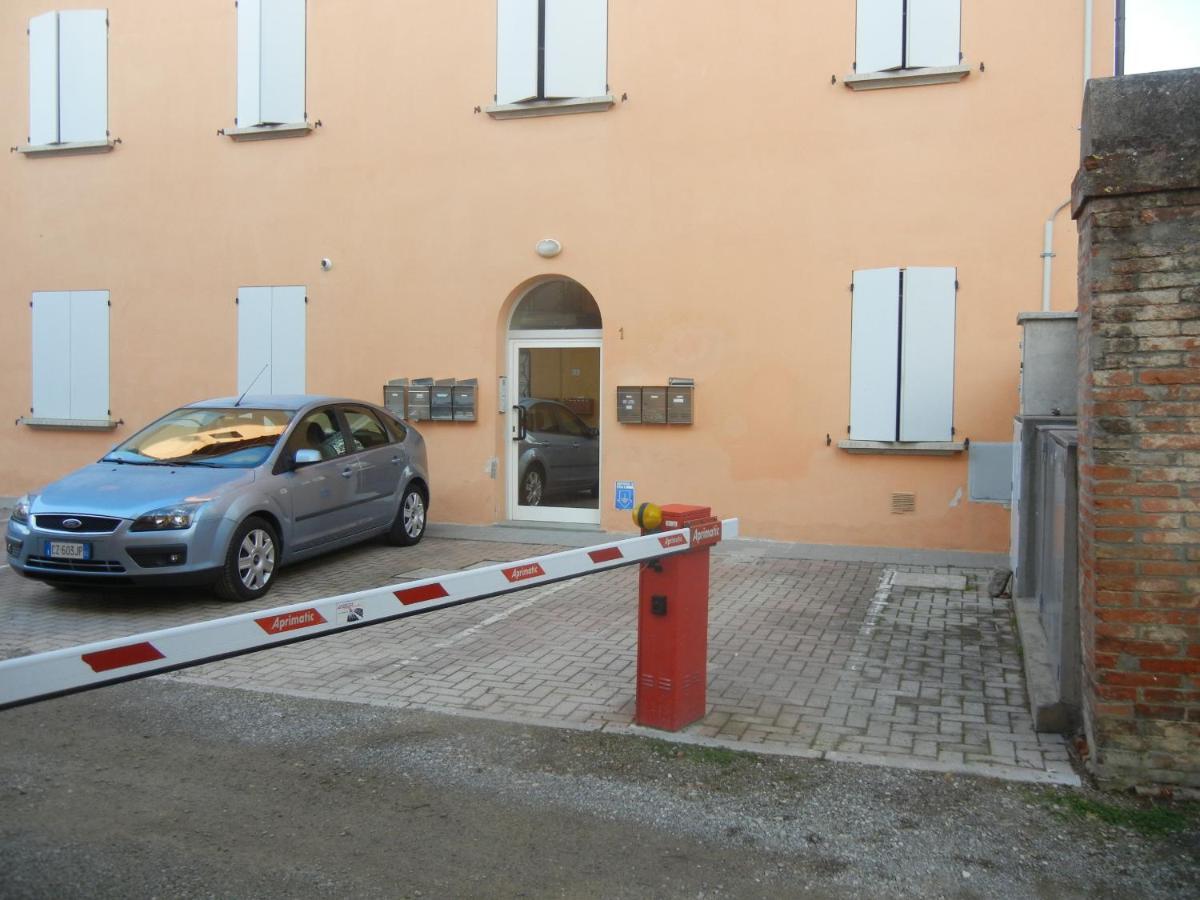 Casa Vacanze Medicina Luaran gambar